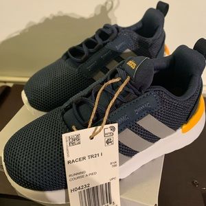 Toddler boys slip on adidas